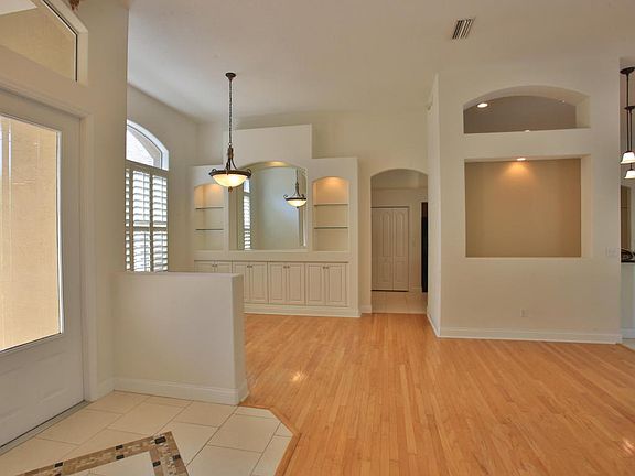 5th image of 3609 Christa Ct