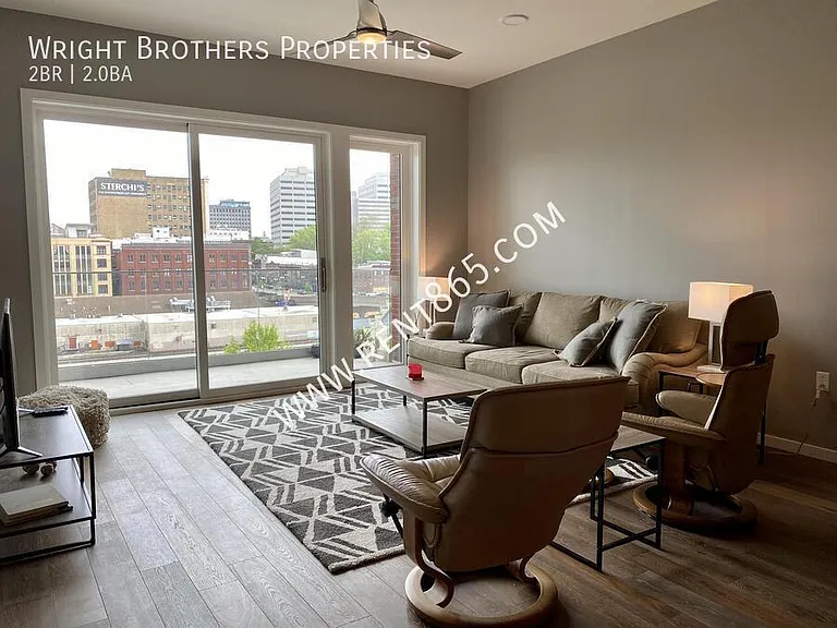 333 W Depot Ave #401 — Photo 2