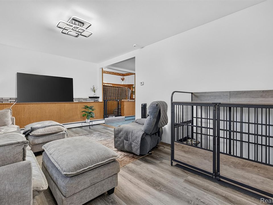1155 Dolane Blvd, photo 13