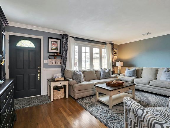 5th image of 58 Regina Dr