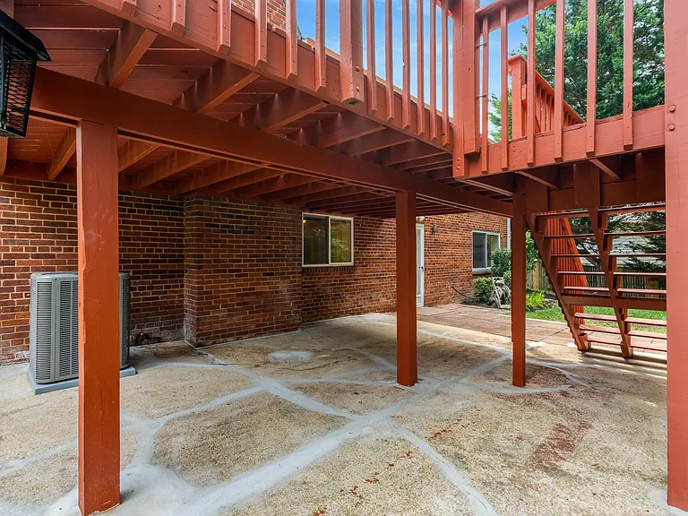 7030 Donna Cir — Photo 27