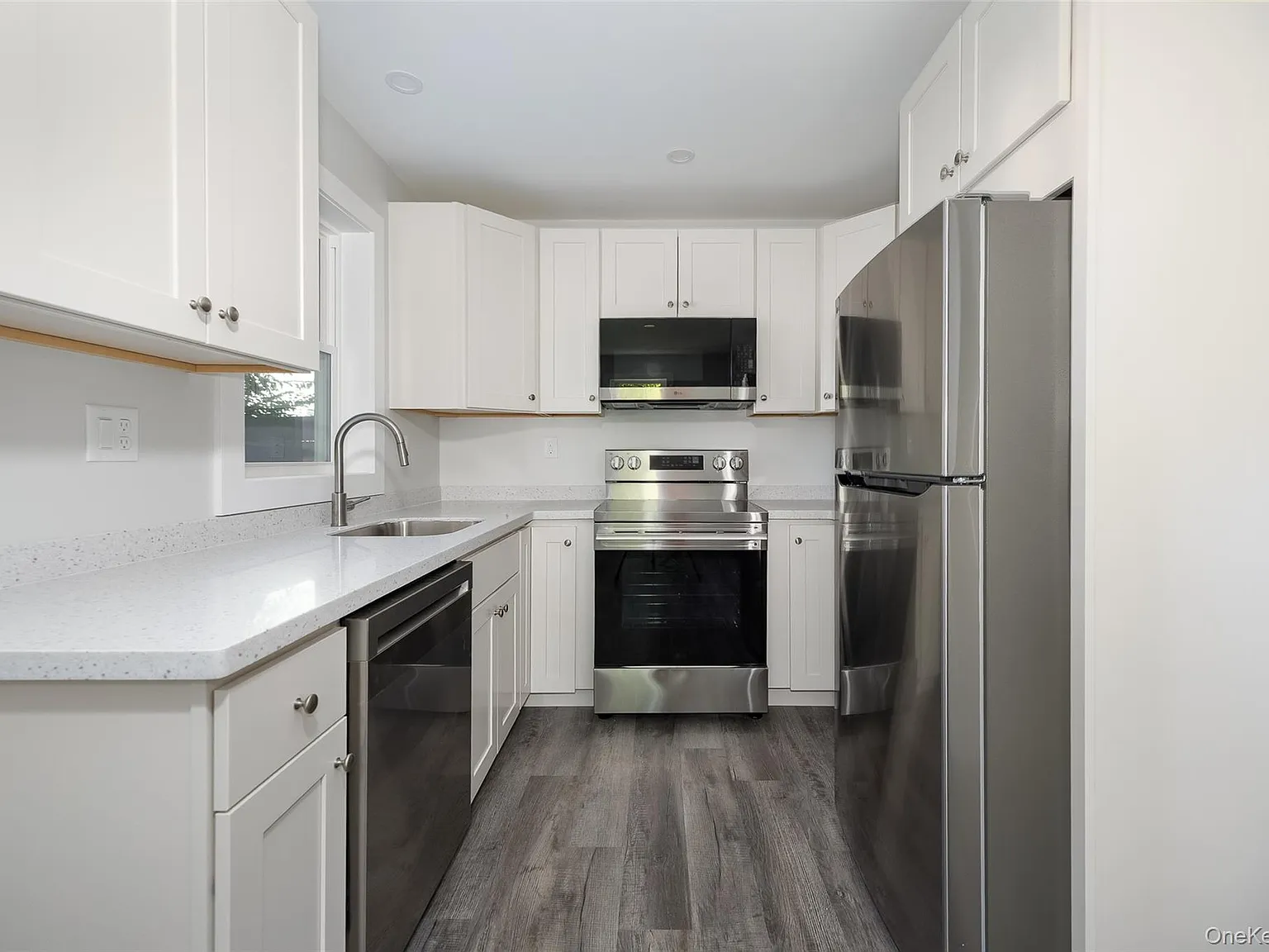 2 bed, 2.5 bath, 930 sqft, $2,500 — Photo 3