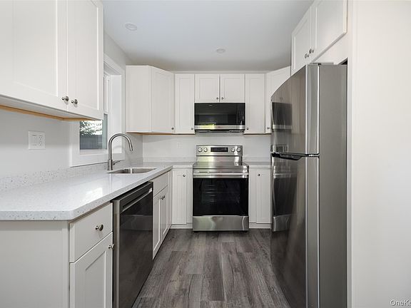 3rd image of 7 Douglas St #B