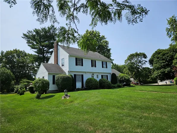 6213 W Lake Rd, Erie, PA 16505