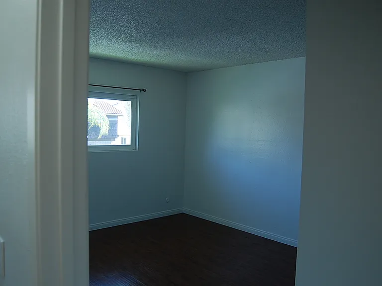 659 S Webster Ave #17 — Photo 12