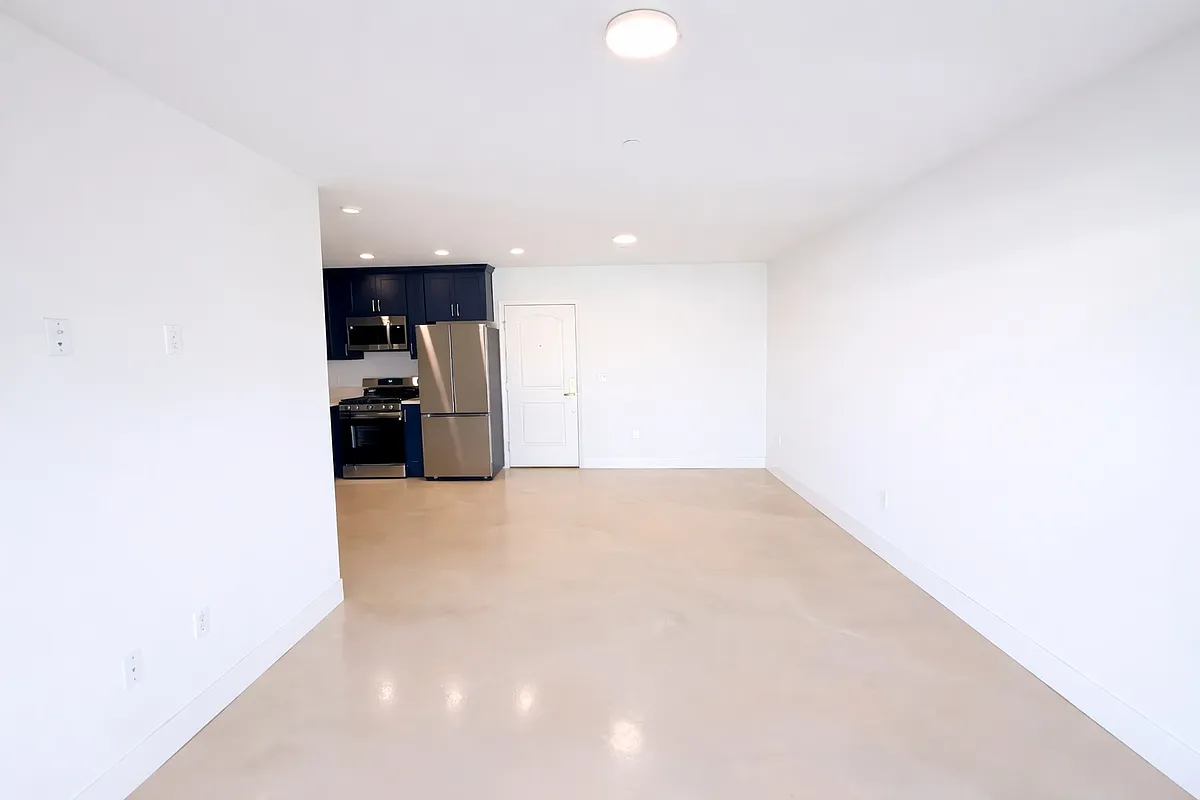 Building Photo - 4543 Finley Ave #102