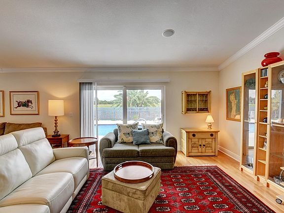 5th image of 5449 Rose Marie Avenue N