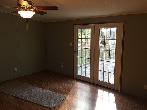 5th image of 419 Tulip Avenue