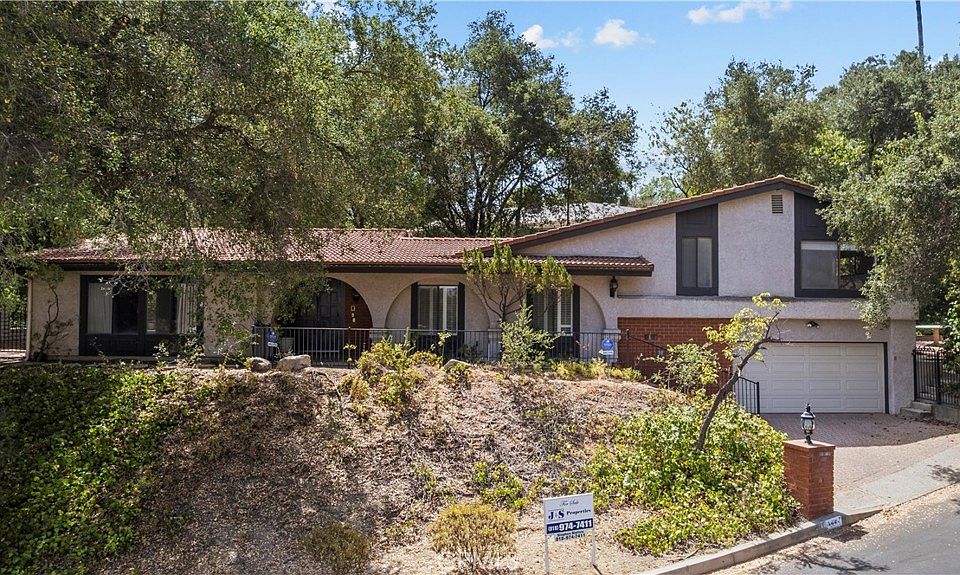 1st image of 4444 Rochelle Pl