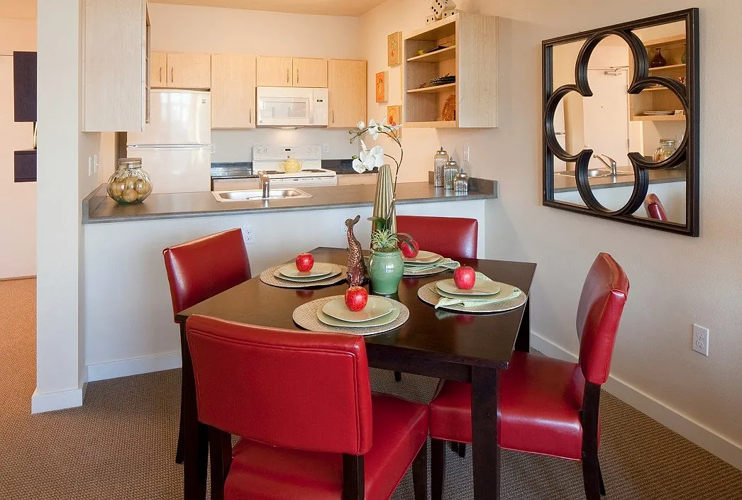 Ramona Apartments — Photo 4