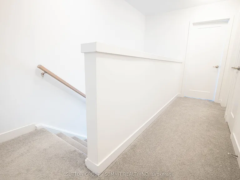 940 Saint David St N #3 — Photo 13