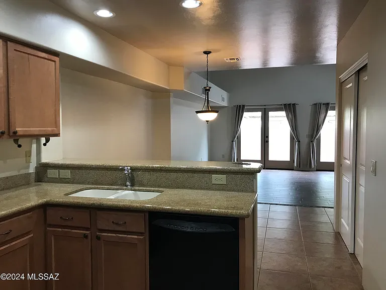 3149 N Olsen Ave — Photo 4
