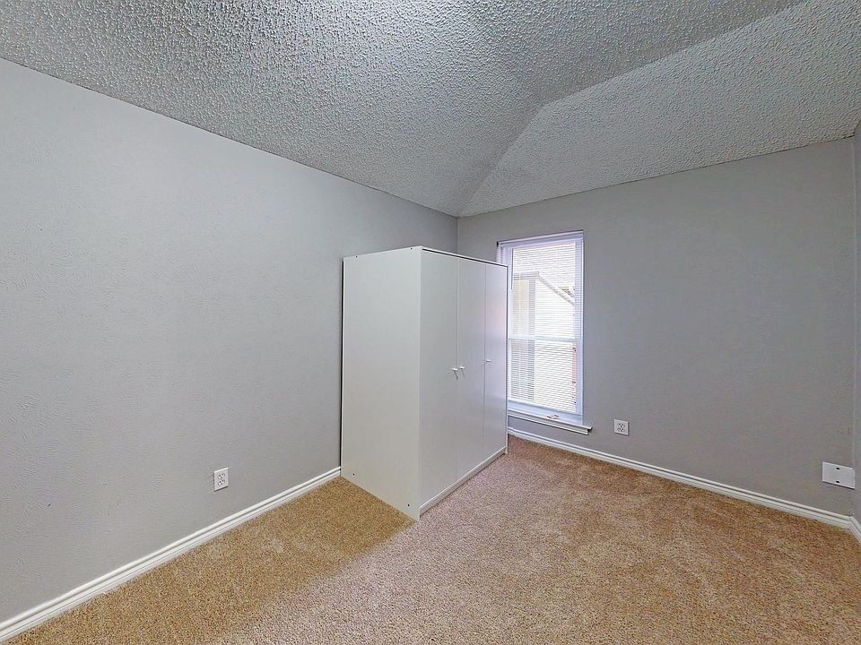 1st image of 1902 Briarwood Ln #1C-683102