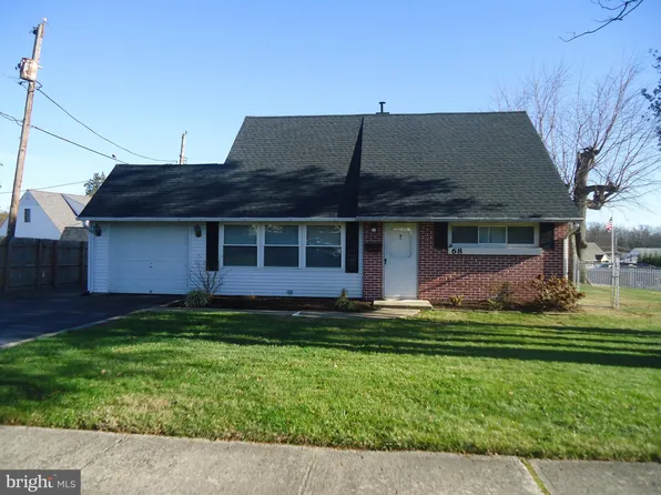 68 Vermillion Ln, Levittown, PA 19054