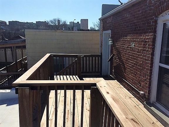 5th image of 569 Campbell St
