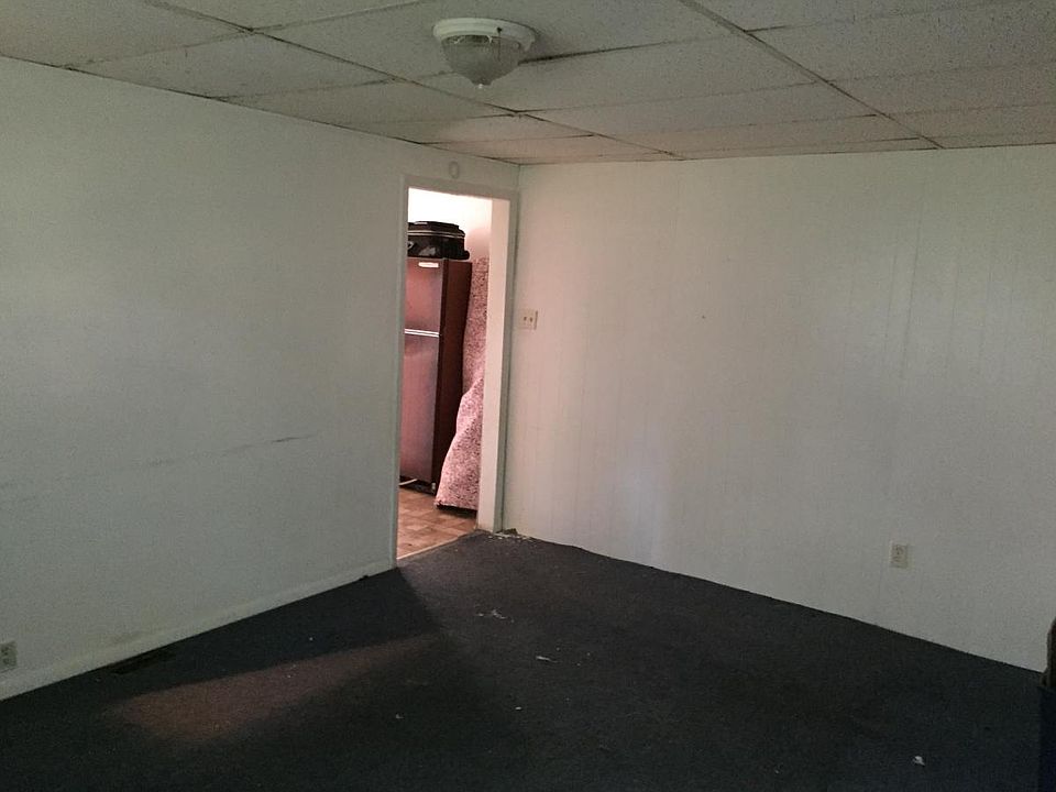 2nd image of 204 Hillside St #2