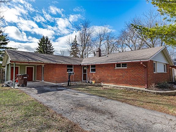 2nd image of 800 Mapleside Dr
