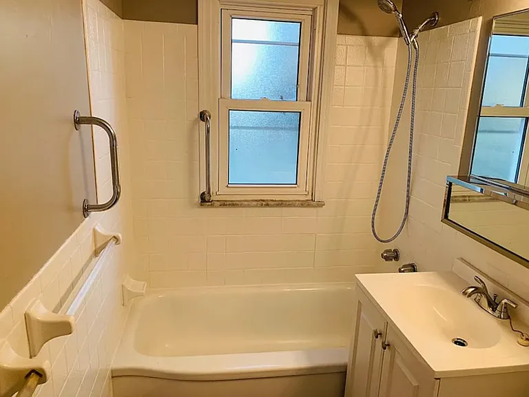 23292 Williams Ave — Photo 16