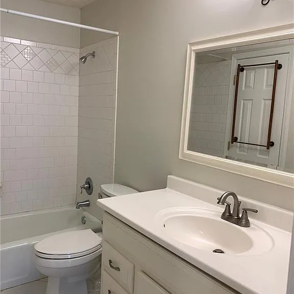 4536 Woodlawn Lake Dr — Photo 34