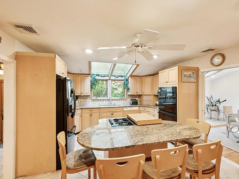 4 Ivy Pl — Photo 7