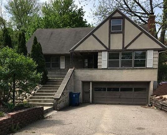 1st image of 1907 Hillsdale Ave