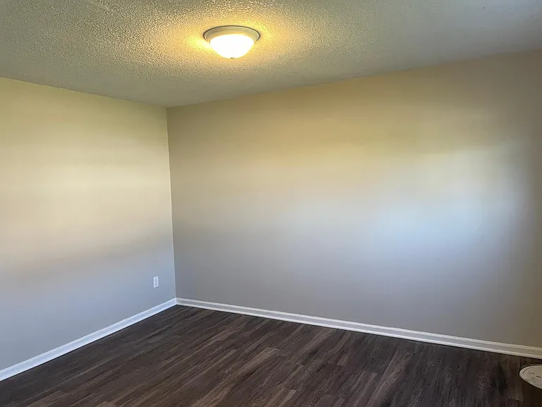 222 Shari Dr — Photo 4