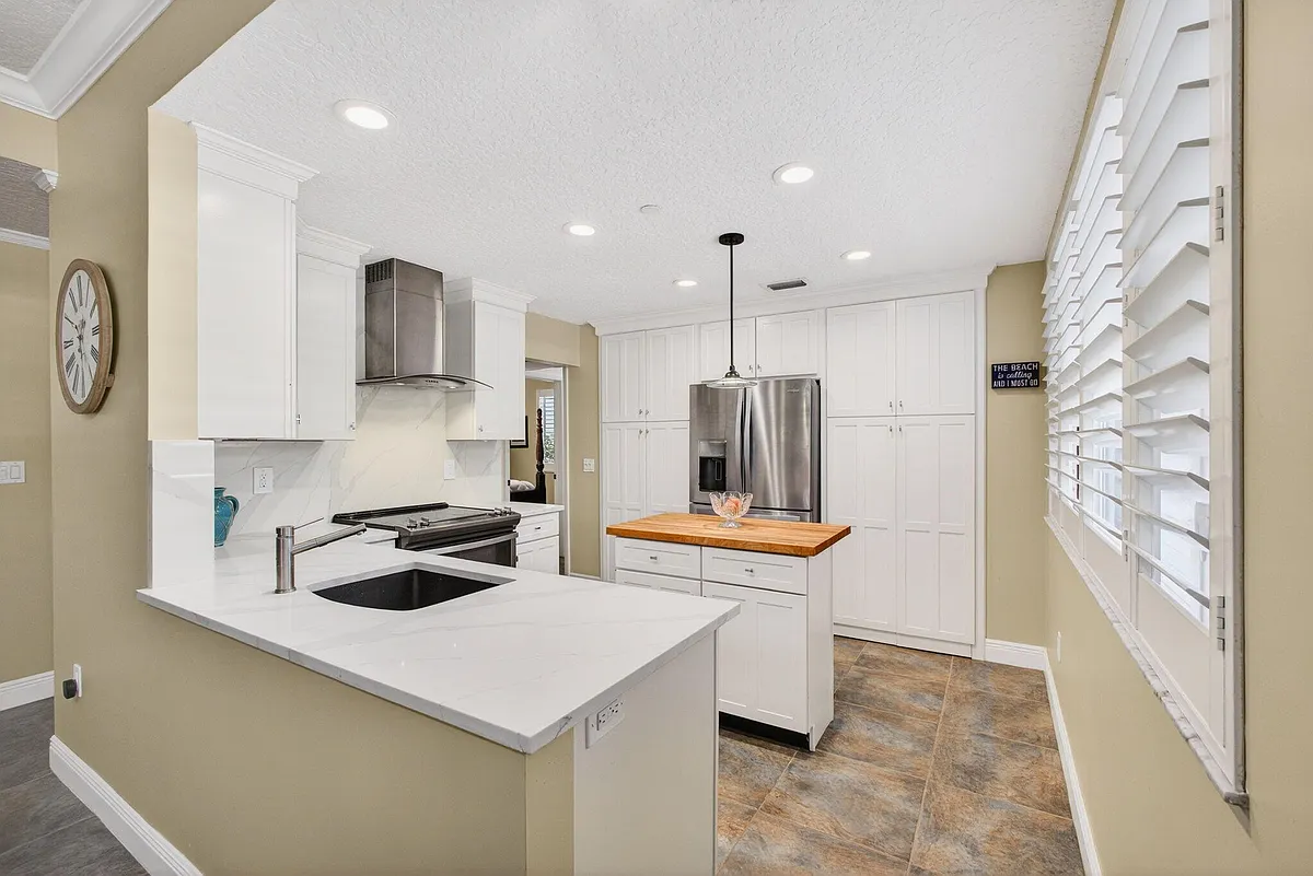 Building Photo - 911 Oak Harbour Dr