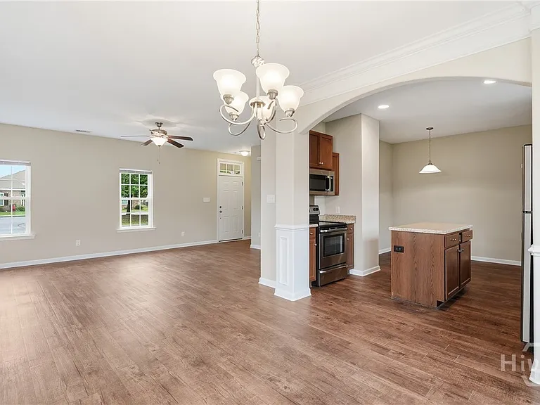 409 Olde Ivey Sq — Photo 2