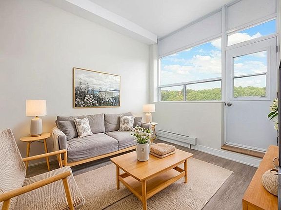3rd image of 1465 Lawrence Ave W #1502907