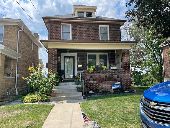 3rd image of 2406 Alwyn St