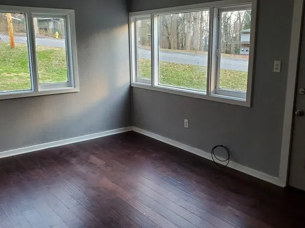 147 Wade Ln, Oak Ridge, TN 37830