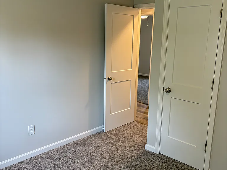 604 W Lee St — Photo 13