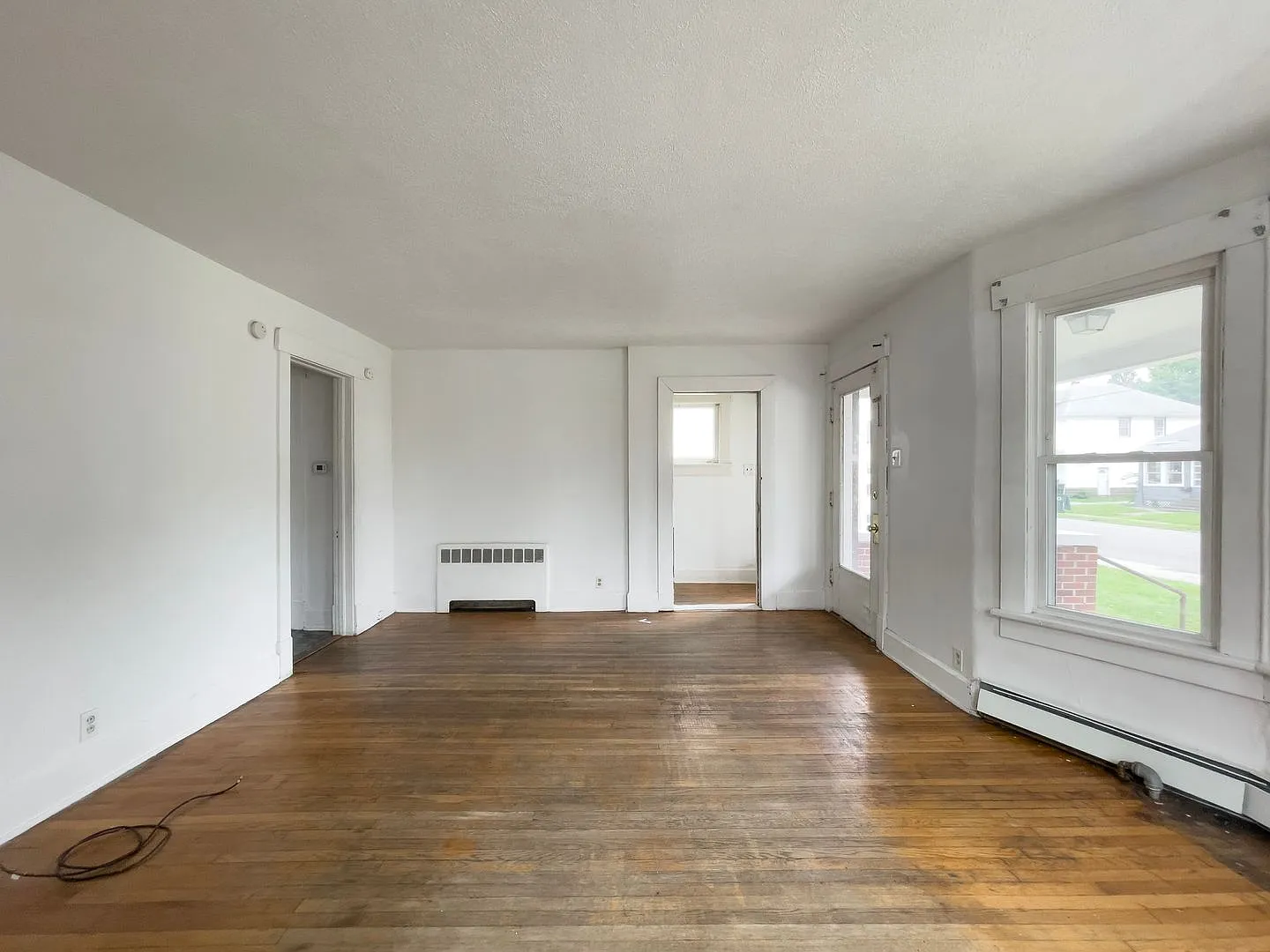 Space, Comfort & LocationMinutes from Ball State — Photo 3