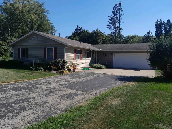 4280 Stage Coach Trl, Rockford, IL 61101