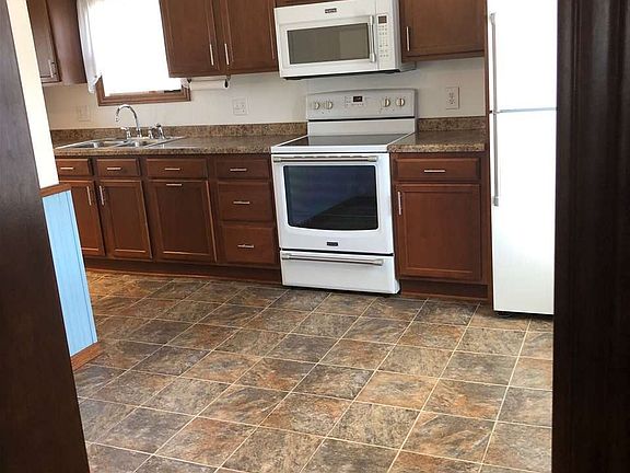 4th image of 600 Hacey St