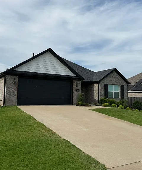 3670 Avon Ave — Photo 1