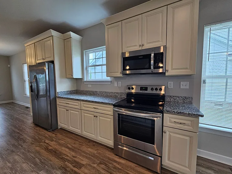 1729 Todd St — Photo 8