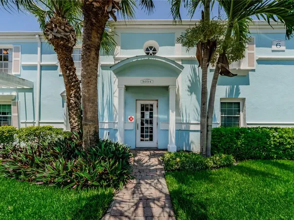5094 Starfish Dr SE APT E, Saint Petersburg, FL 33705