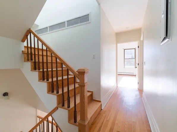 310 East 15th Street image 6 of 17