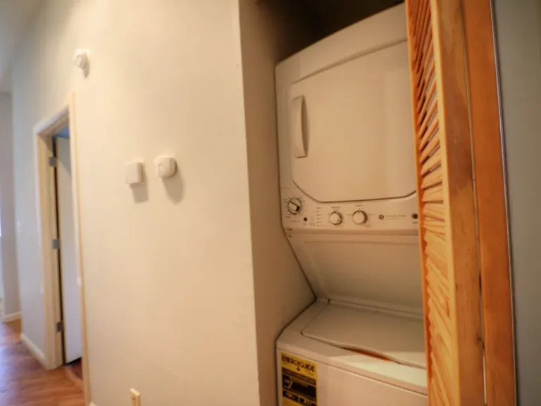 2325 1/2 Hickory St #B — Photo 14