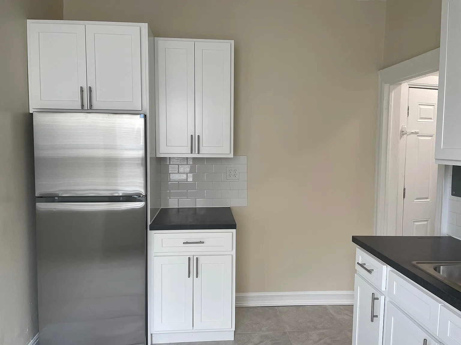54 Linden Ave — Photo 1