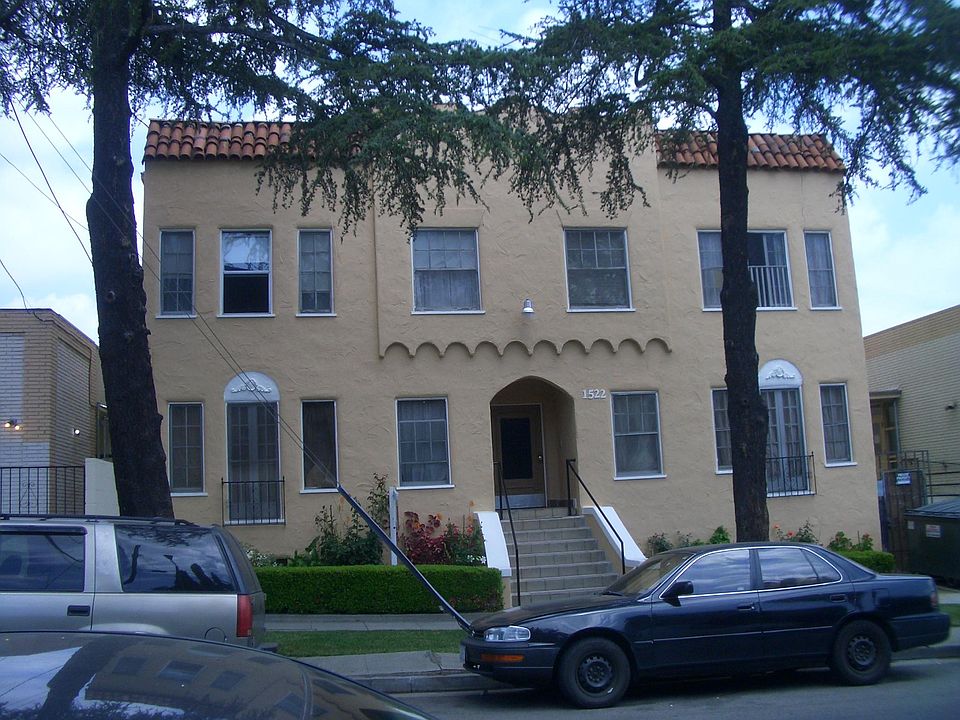 1st image of 1522 N Mariposa Ave #105