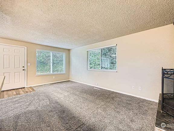 5th image of 7444 S Pine Street