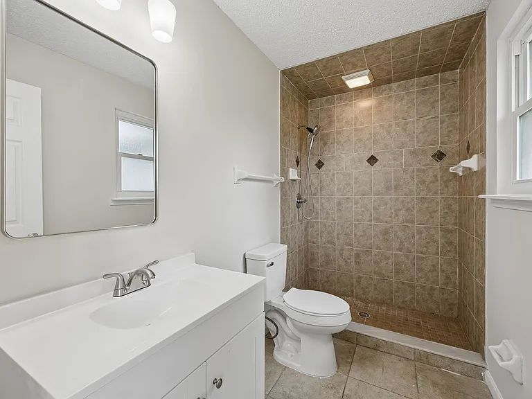 11018 Reading Rd — Photo 27