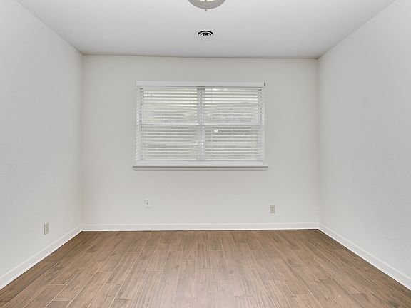 4th image of 4716 Fawn Dr