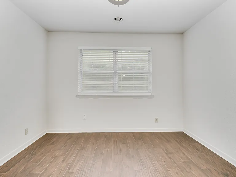 4716 Fawn Dr — Photo 4