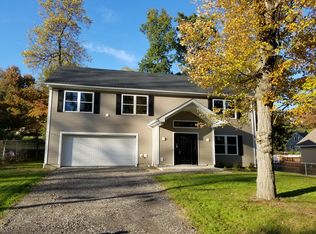 1796 Parmly Rd, Mohegan Lake, NY 10547