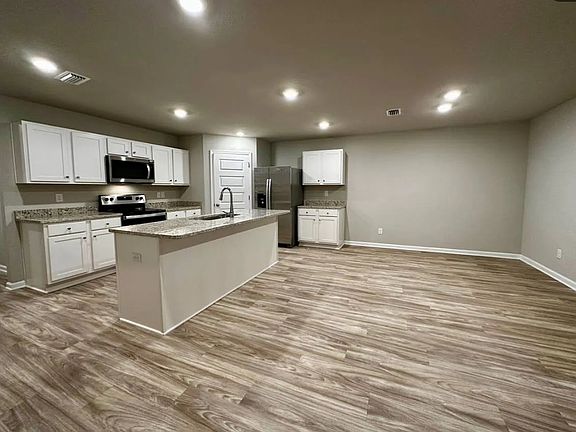 2nd image of 436 Paget Dr