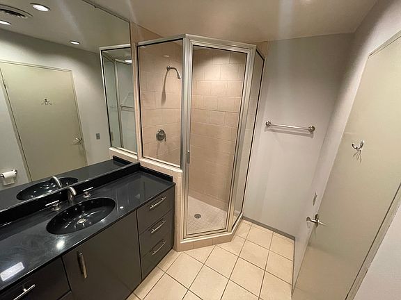 4th image of 220 Elm St APT 1