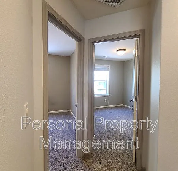 2085 34th St — Photo 17